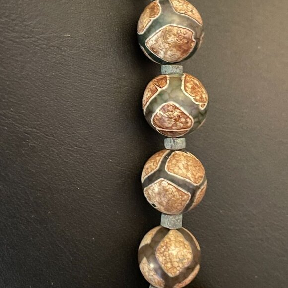 Wood Carved Chunky Beaded Statement Necklace Brass Tone Granny-core Boho - Picture 4 of 6